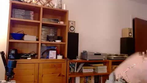 Snapshot of _whoisthatguy_ chatting on March 2026 05:40:01 PM _whoisthatguy_ online show from March 2026 05:40:01 PM