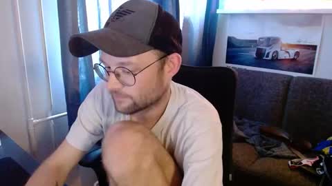 Snapshot of _whoisthatguy_ chatting on May 2026 05:21:02 PM _whoisthatguy_ online show from May 2026 05:21:02 PM