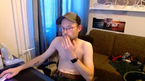 Snapshot of _whoisthatguy_ chatting on June 2026 06:29:01 PM _whoisthatguy_ online show from June 2026 06:29:01 PM
