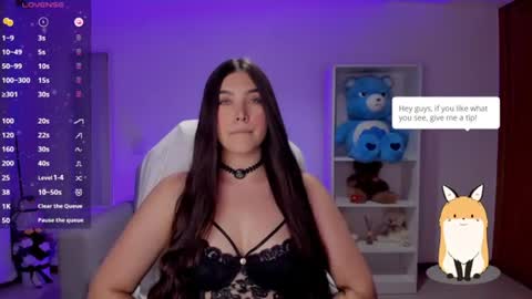 Snapshot of _wtdreamgirl chatting on June 2026 02:05:01 AM Luisa online show from June 2026 02:05:01 AM
