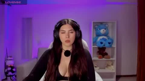 Snapshot of _wtdreamgirl chatting on July 2026 07:23:01 AM Luisa online show from July 2026 07:23:01 AM