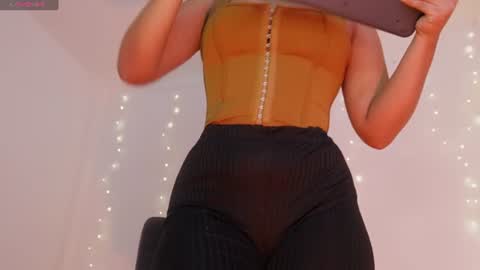 Snapshot of _your_little_nut chatting on June 2026 01:30:01 PM Macca and Ana online show from June 2026 01:30:01 PM