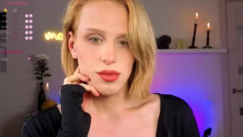 LITTLE FOX online show from November 2025 03:59:01 PM