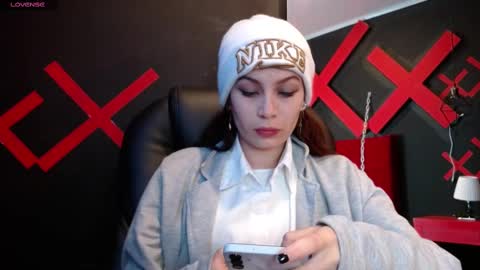 Yuyi online show from March 2025 10:59:02 AM