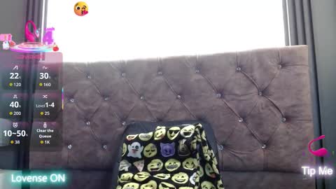 Yuyi online show from November 2025 11:20:01 AM