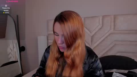 Snapshot of _zoe_3 chatting on August 2026 12:52:01 PM Zoe online show from August 2026 12:52:01 PM