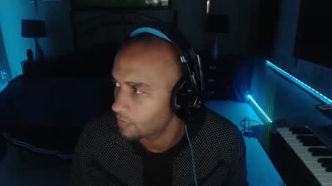 a4orce online show from December 2025 01:02:02 AM