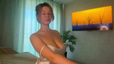        online show from October 2025 09:35:02 AM