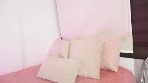 Alexandra  online show from October 2025 09:11:01 AM