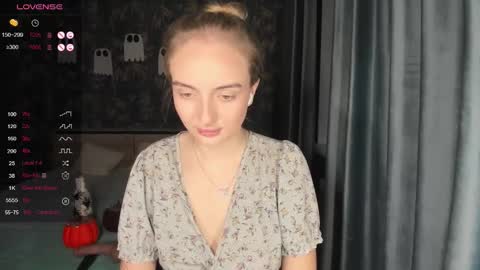 Adelina online show from October 2025 01:47:02 PM