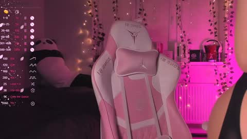 Anice online show from February 2025 10:32:01 PM