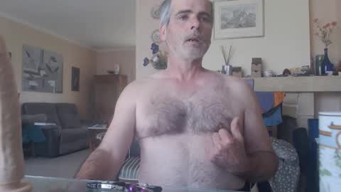 Aalex1717 online show from May 2026 06:42:01 AM