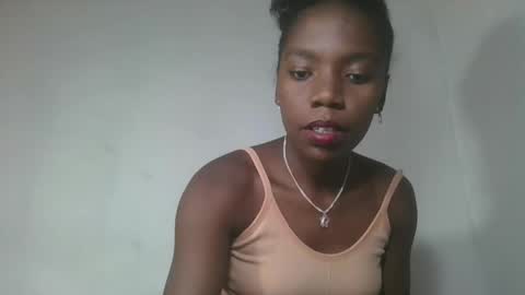 Snapshot of aangevelo chatting on November 2025 11:43:02 AM aangevelo online show from November 2025 11:43:02 AM