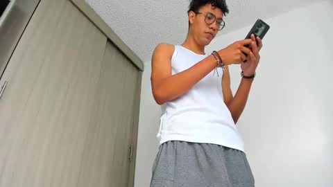 Snapshot of aaron_blake08 chatting on January 2026 01:37:02 PM Aaron Blake08 online show from January 2026 01:37:02 PM