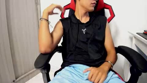 Snapshot of aaron_blake08 chatting on January 2026 04:59:01 AM Aaron Blake08 online show from January 2026 04:59:01 AM