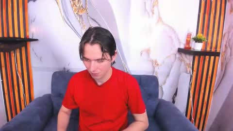 Aaron online show from December 2025 08:03:01 PM