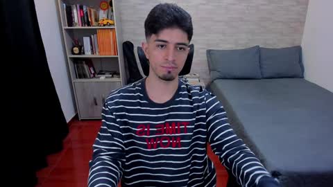 Snapshot of aaron_paul_ chatting on December 2024 08:28:01 PM Aaron online show from December 2024 08:28:01 PM