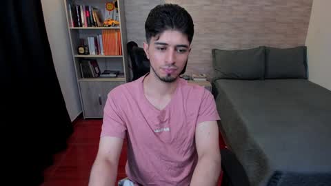 Snapshot of aaron_paul_ chatting on December 2024 09:55:02 PM Aaron online show from December 2024 09:55:02 PM