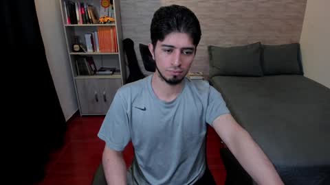 Snapshot of aaron_paul_ chatting on January 2025 08:26:02 PM Aaron online show from January 2025 08:26:02 PM