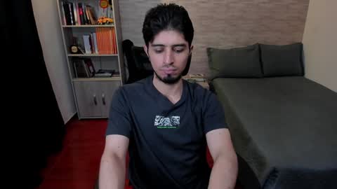 Snapshot of aaron_paul_ chatting on January 2025 10:56:01 PM Aaron online show from January 2025 10:56:01 PM