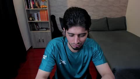 Snapshot of aaron_paul_ chatting on January 2025 10:06:02 PM Aaron online show from January 2025 10:06:02 PM