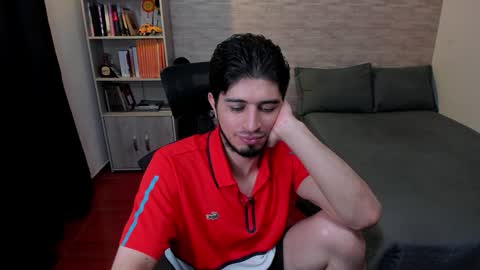 Snapshot of aaron_paul_ chatting on January 2025 08:43:01 PM Aaron online show from January 2025 08:43:01 PM