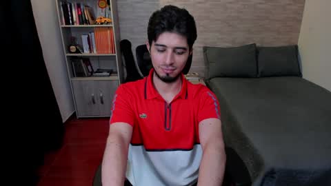 Snapshot of aaron_paul_ chatting on January 2025 11:45:02 PM Aaron online show from January 2025 11:45:02 PM