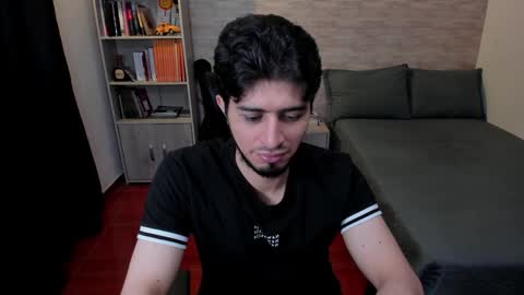 Snapshot of aaron_paul_ chatting on January 2025 06:39:01 PM Aaron online show from January 2025 06:39:01 PM