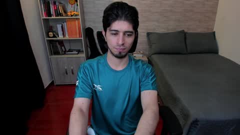 Snapshot of aaron_paul_ chatting on February 2025 09:29:02 PM Aaron online show from February 2025 09:29:02 PM