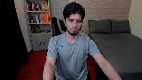 Snapshot of aaron_paul_ chatting on February 2025 10:49:02 PM Aaron online show from February 2025 10:49:02 PM