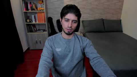 Snapshot of aaron_paul_ chatting on February 2025 08:57:01 PM Aaron online show from February 2025 08:57:01 PM