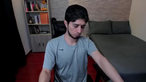 Snapshot of aaron_paul_ chatting on February 2025 08:37:01 PM Aaron online show from February 2025 08:37:01 PM