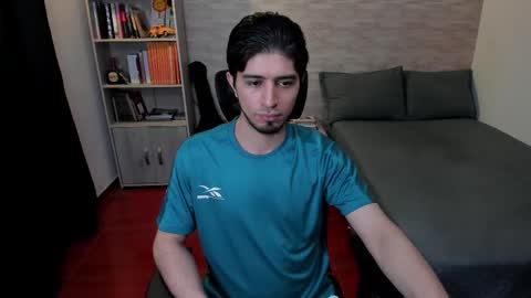 Snapshot of aaron_paul_ chatting on February 2025 08:03:01 PM Aaron online show from February 2025 08:03:01 PM