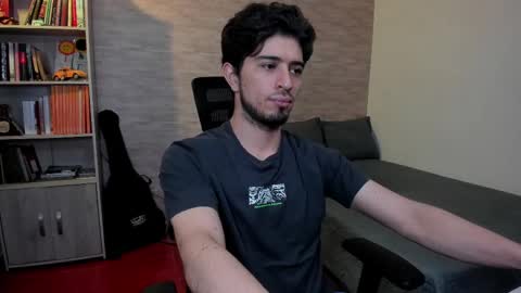 Snapshot of aaron_paul_ chatting on February 2025 03:24:01 AM Aaron online show from February 2025 03:24:01 AM