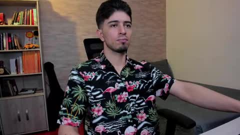 Snapshot of aaron_paul_ chatting on March 2025 07:56:01 PM Aaron online show from March 2025 07:56:01 PM