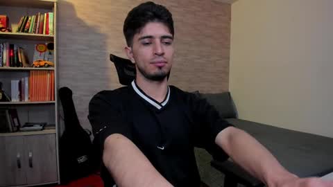 Snapshot of aaron_paul_ chatting on March 2025 10:04:02 PM Aaron online show from March 2025 10:04:02 PM