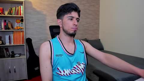 Snapshot of aaron_paul_ chatting on March 2025 10:09:02 PM Aaron online show from March 2025 10:09:02 PM