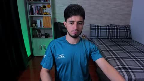 Snapshot of aaron_paul_ chatting on September 2025 07:25:01 PM Aaron online show from September 2025 07:25:01 PM