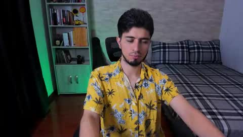 Snapshot of aaron_paul_ chatting on September 2025 07:02:02 PM Aaron online show from September 2025 07:02:02 PM