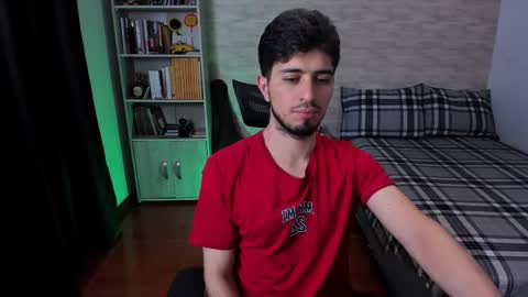 Snapshot of aaron_paul_ chatting on September 2025 07:48:01 PM Aaron online show from September 2025 07:48:01 PM