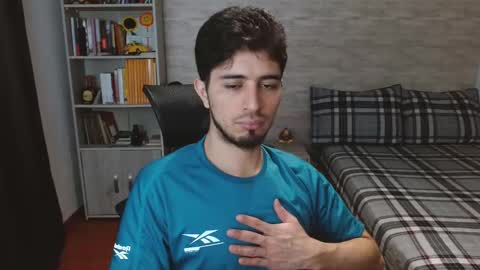 Snapshot of aaron_paul_ chatting on September 2025 06:11:02 PM Aaron online show from September 2025 06:11:02 PM