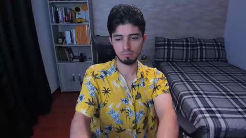 Snapshot of aaron_paul_ chatting on September 2025 08:01:02 PM Aaron online show from September 2025 08:01:02 PM