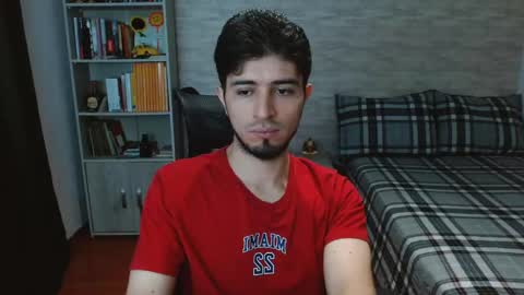 Snapshot of aaron_paul_ chatting on September 2025 05:17:01 PM Aaron online show from September 2025 05:17:01 PM