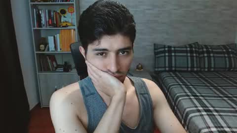 Snapshot of aaron_paul_ chatting on September 2025 06:57:01 PM Aaron online show from September 2025 06:57:01 PM