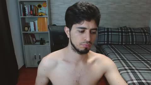 Snapshot of aaron_paul_ chatting on September 2025 07:02:01 AM Aaron online show from September 2025 07:02:01 AM