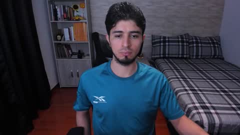 Snapshot of aaron_paul_ chatting on October 2025 08:27:02 PM Aaron online show from October 2025 08:27:02 PM