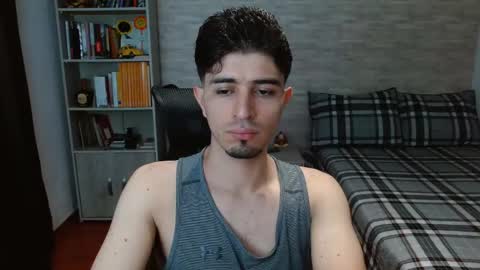 Snapshot of aaron_paul_ chatting on October 2025 07:00:01 PM Aaron online show from October 2025 07:00:01 PM