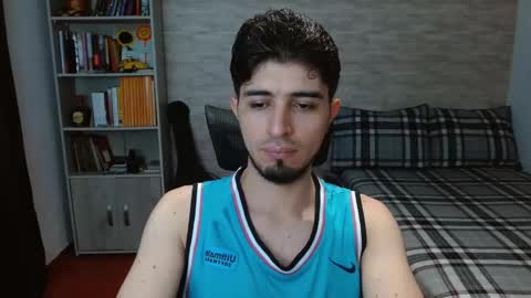 Snapshot of aaron_paul_ chatting on October 2025 07:03:01 PM Aaron online show from October 2025 07:03:01 PM