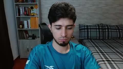 Snapshot of aaron_paul_ chatting on October 2025 07:05:02 PM Aaron online show from October 2025 07:05:02 PM