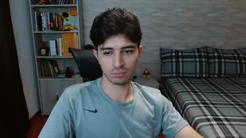 Snapshot of aaron_paul_ chatting on November 2025 07:48:02 PM Aaron online show from November 2025 07:48:02 PM